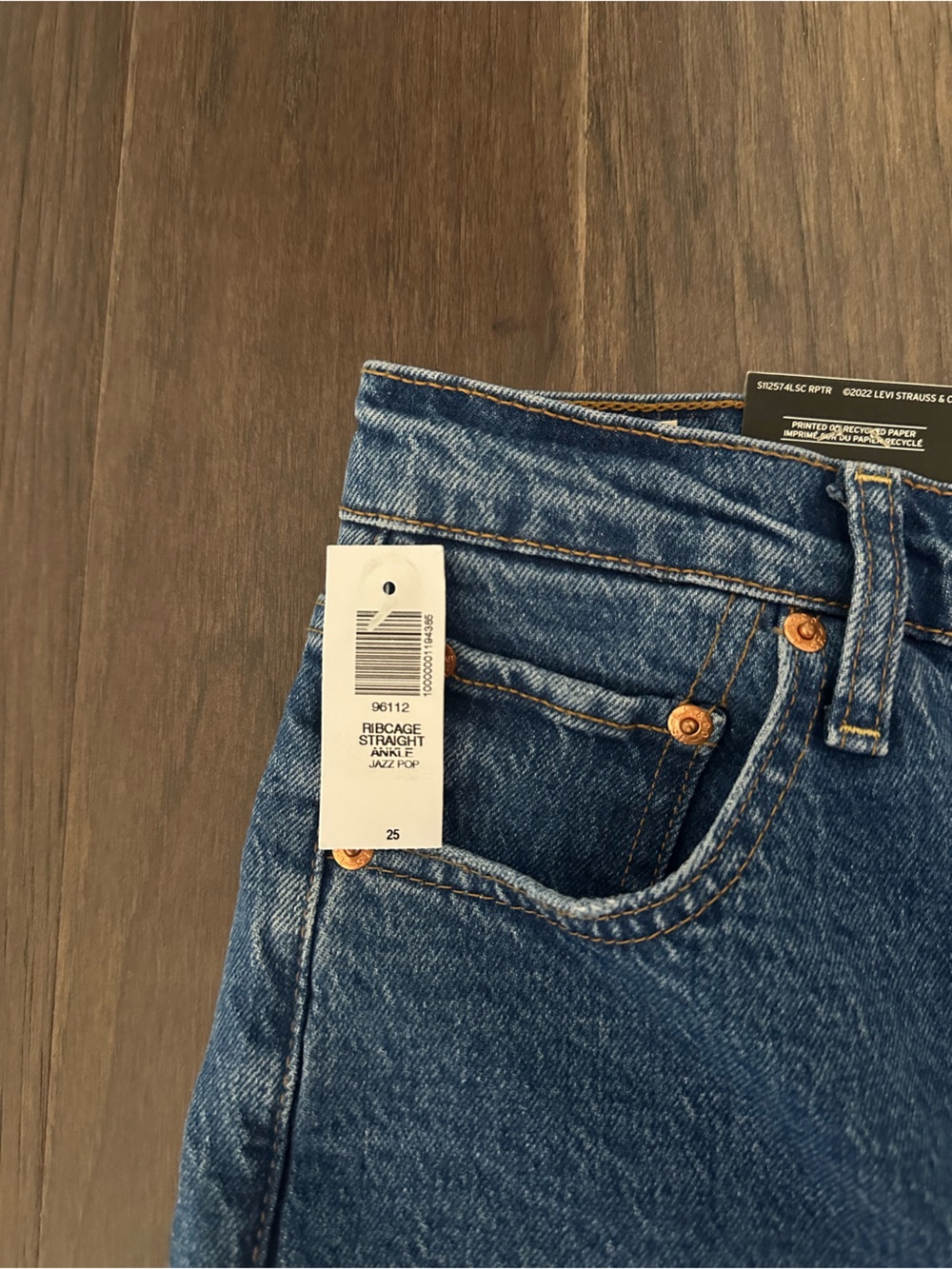 Levi’s Ribcage Jeans - Picture 3 of 4